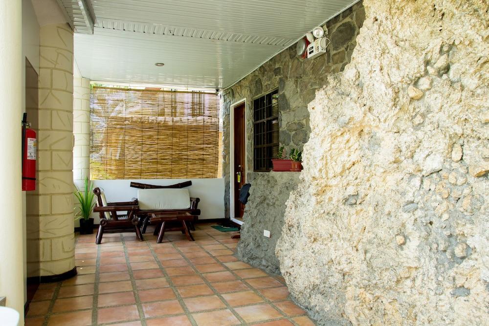 Greenyard Inn Manoc-Manoc Dış mekan fotoğraf
